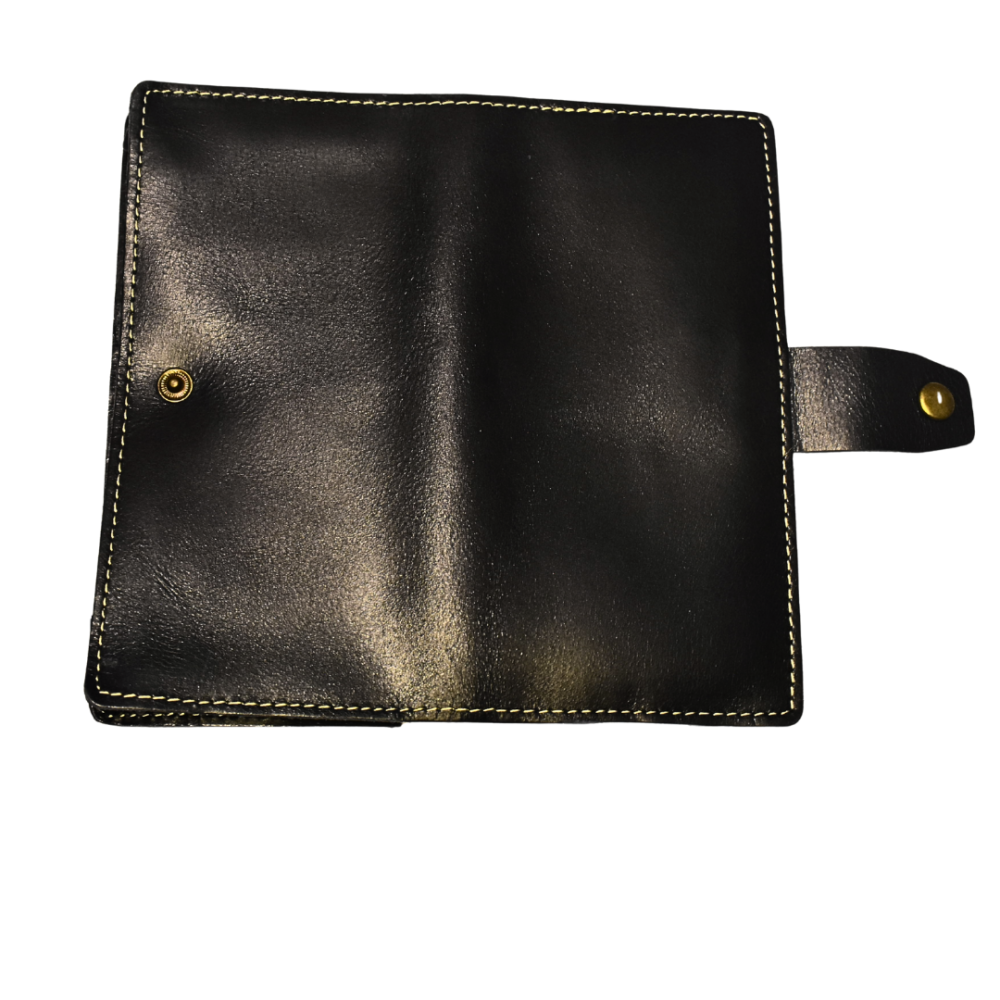black wallet